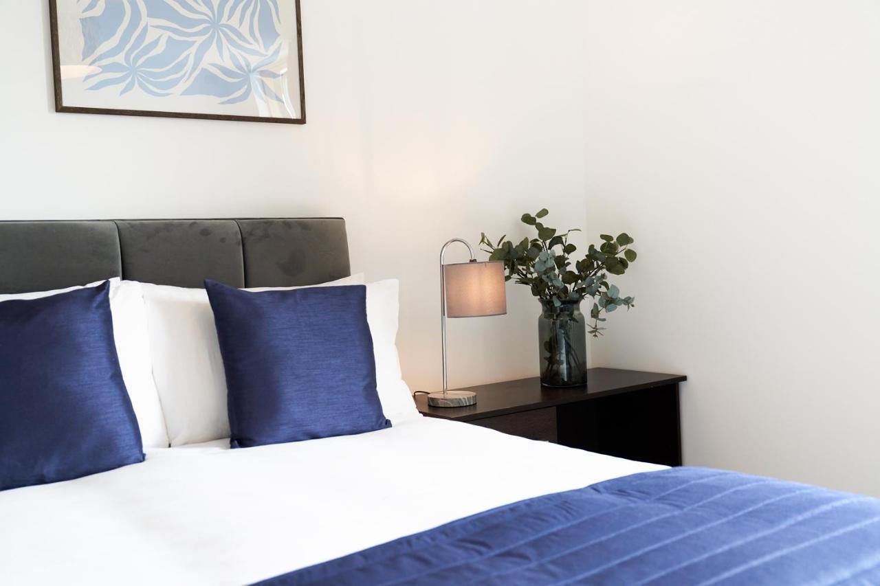 Shortstaymk Vizion Apartments, With Free Superfast Wi-Fi, Parking, Sky Sports And Movies Milton Keynes Esterno foto