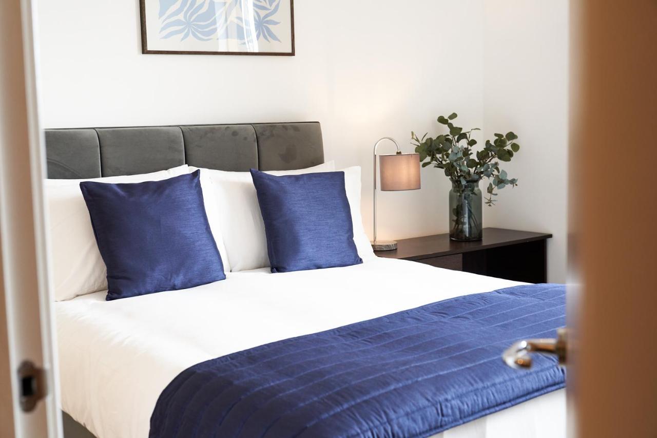 Shortstaymk Vizion Apartments, With Free Superfast Wi-Fi, Parking, Sky Sports And Movies Milton Keynes Esterno foto