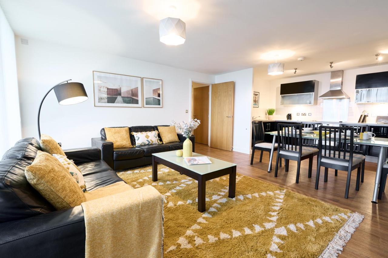 Shortstaymk Vizion Apartments, With Free Superfast Wi-Fi, Parking, Sky Sports And Movies Milton Keynes Esterno foto