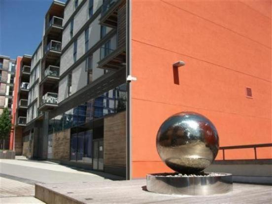 Shortstaymk Vizion Apartments, With Free Superfast Wi-Fi, Parking, Sky Sports And Movies Milton Keynes Esterno foto
