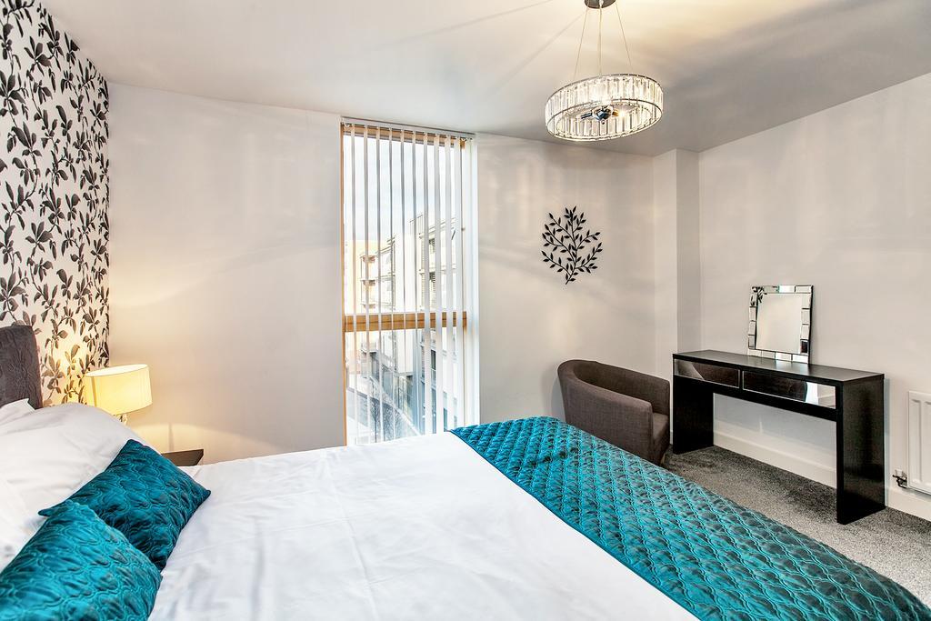 Shortstaymk Vizion Apartments, With Free Superfast Wi-Fi, Parking, Sky Sports And Movies Milton Keynes Esterno foto