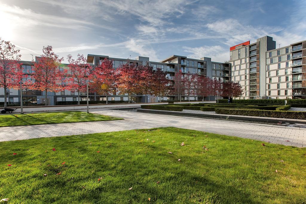 Shortstaymk Vizion Apartments, With Free Superfast Wi-Fi, Parking, Sky Sports And Movies Milton Keynes Esterno foto
