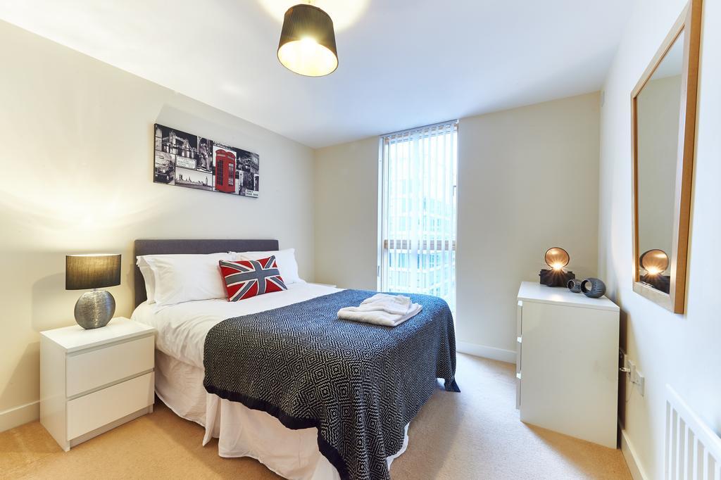 Shortstaymk Vizion Apartments, With Free Superfast Wi-Fi, Parking, Sky Sports And Movies Milton Keynes Esterno foto