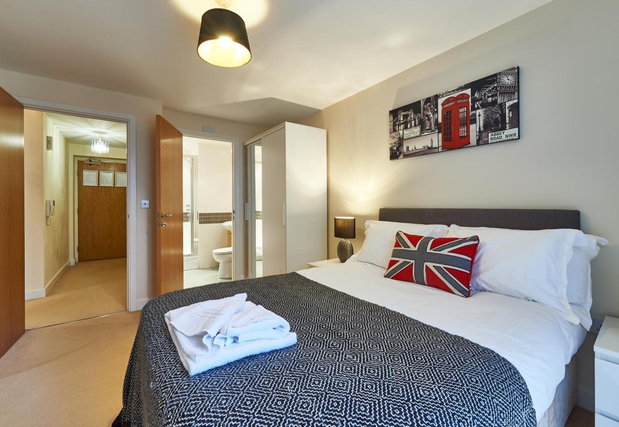 Shortstaymk Vizion Apartments, With Free Superfast Wi-Fi, Parking, Sky Sports And Movies Milton Keynes Esterno foto