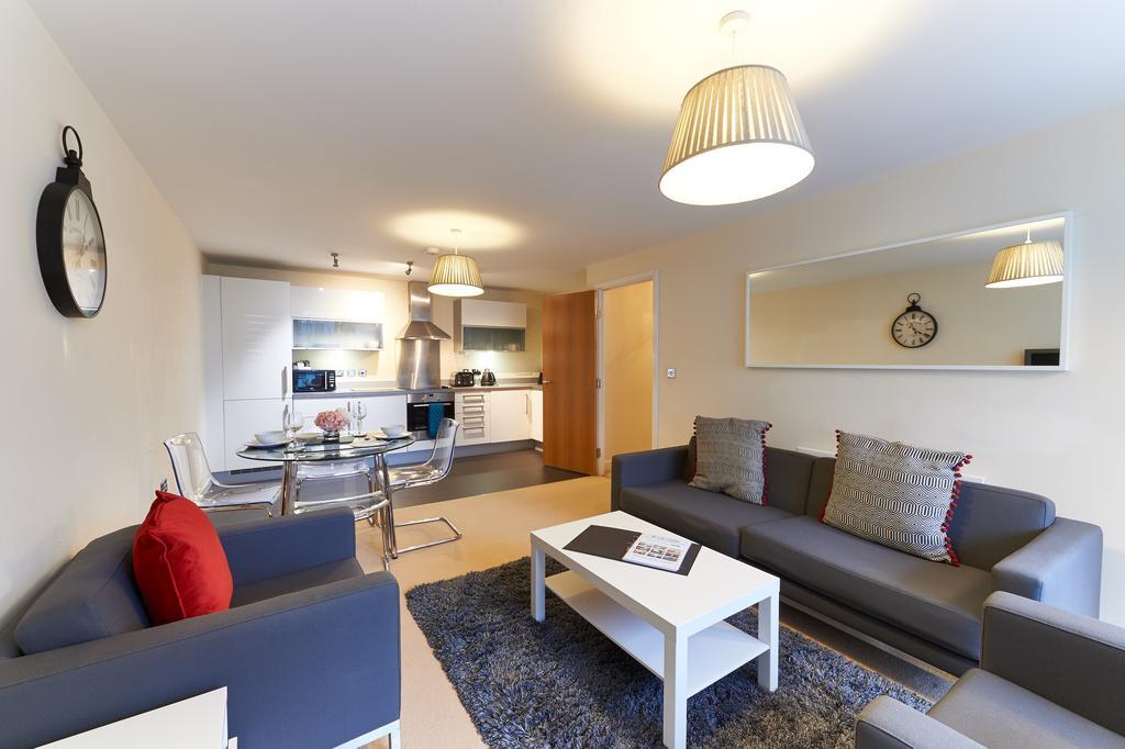 Shortstaymk Vizion Apartments, With Free Superfast Wi-Fi, Parking, Sky Sports And Movies Milton Keynes Esterno foto